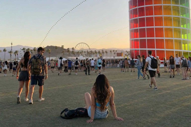Illustration of Coachella: Guía para tu viaje de estudios 2026