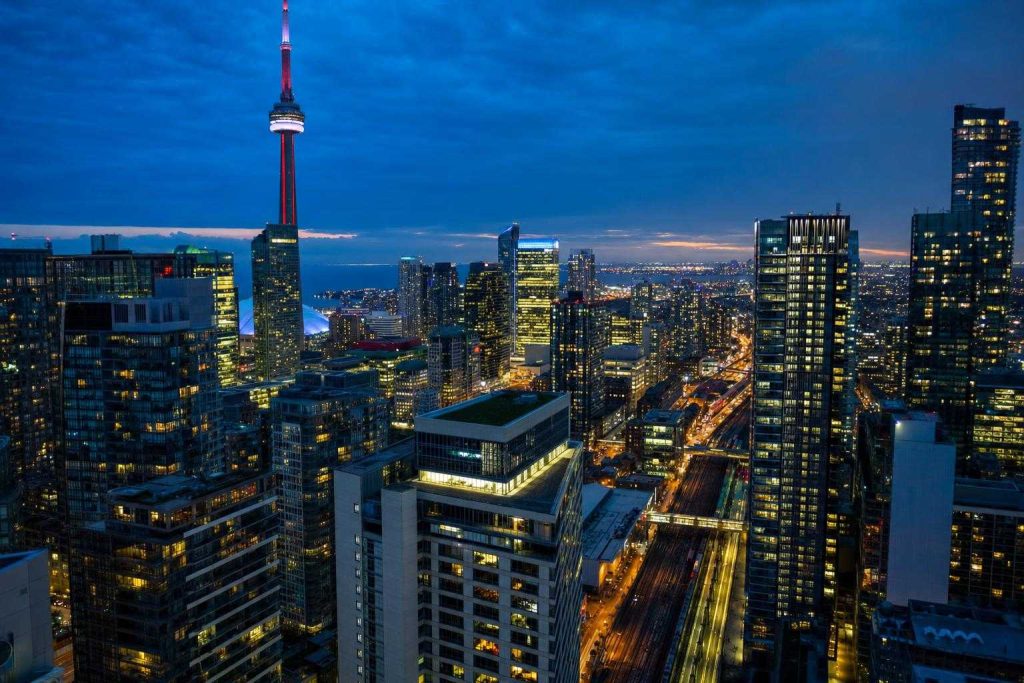 Additional Illustration of Carreras del futuro Canadá: Guía Definitiva 2026