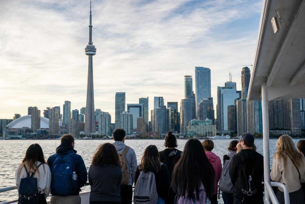 Additional Illustration of Carreras del futuro Canadá: Guía Definitiva 2026