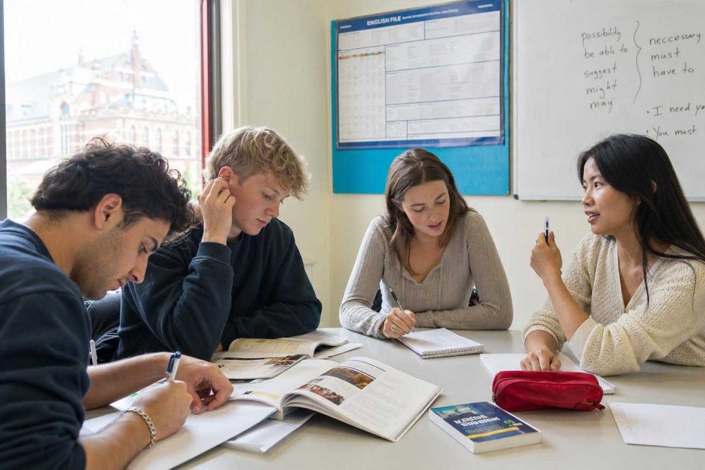 Additional Illustration of Escuelas de inglés en Ciudad del Cabo: Guía 2026