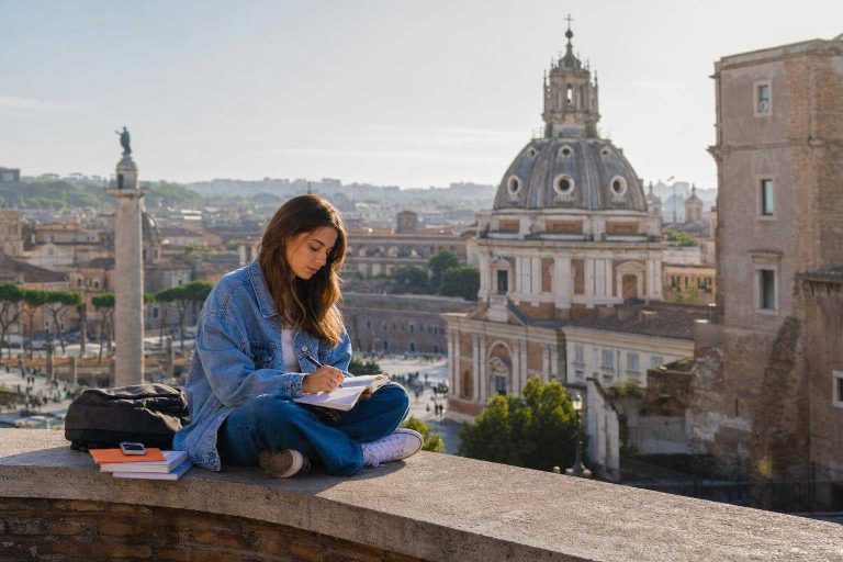 Illustration of Posgrados en Roma: Guía Definitiva 2026 y becas