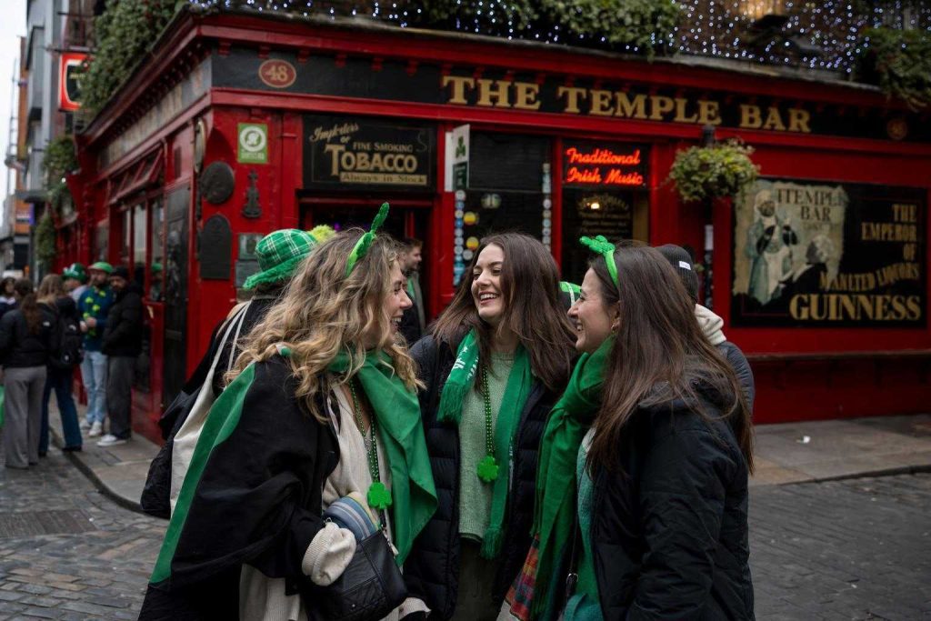 Additional Illustration of San Patricio: Guía para estudiantes en Irlanda
